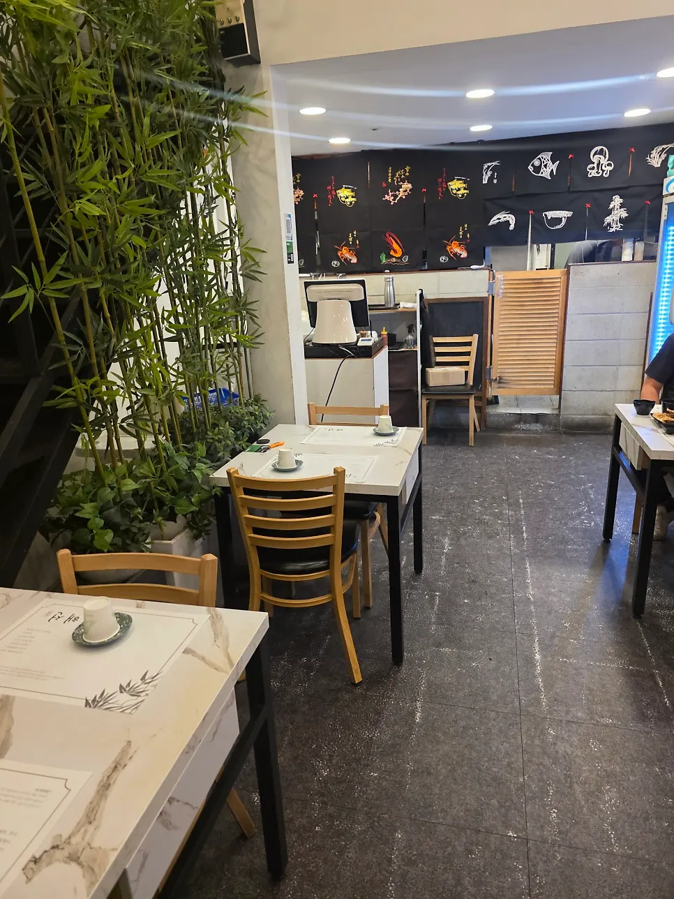 Interior seating of duplex-layout Haeseon