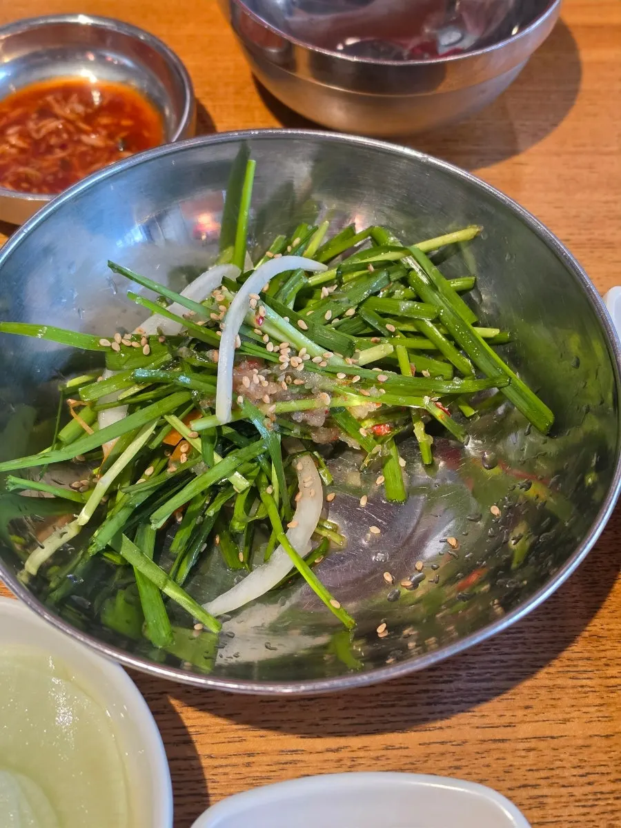 Basic side dishes at Wangchang Jokbal