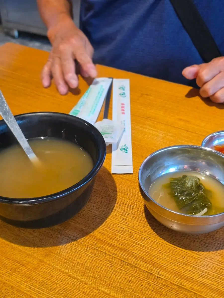 Close-up of side dishes at Wangchang Jokbal