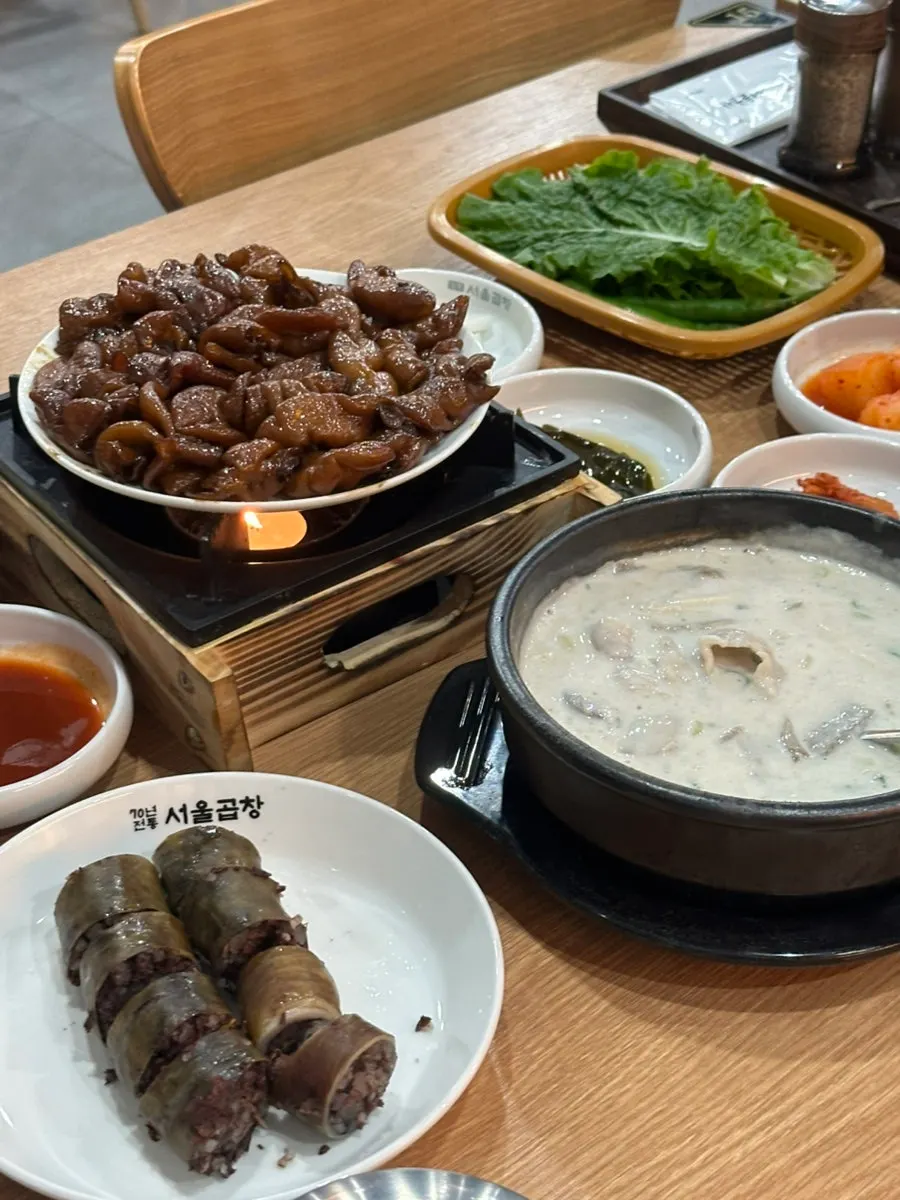 초장에 찍은 암뽕순대
