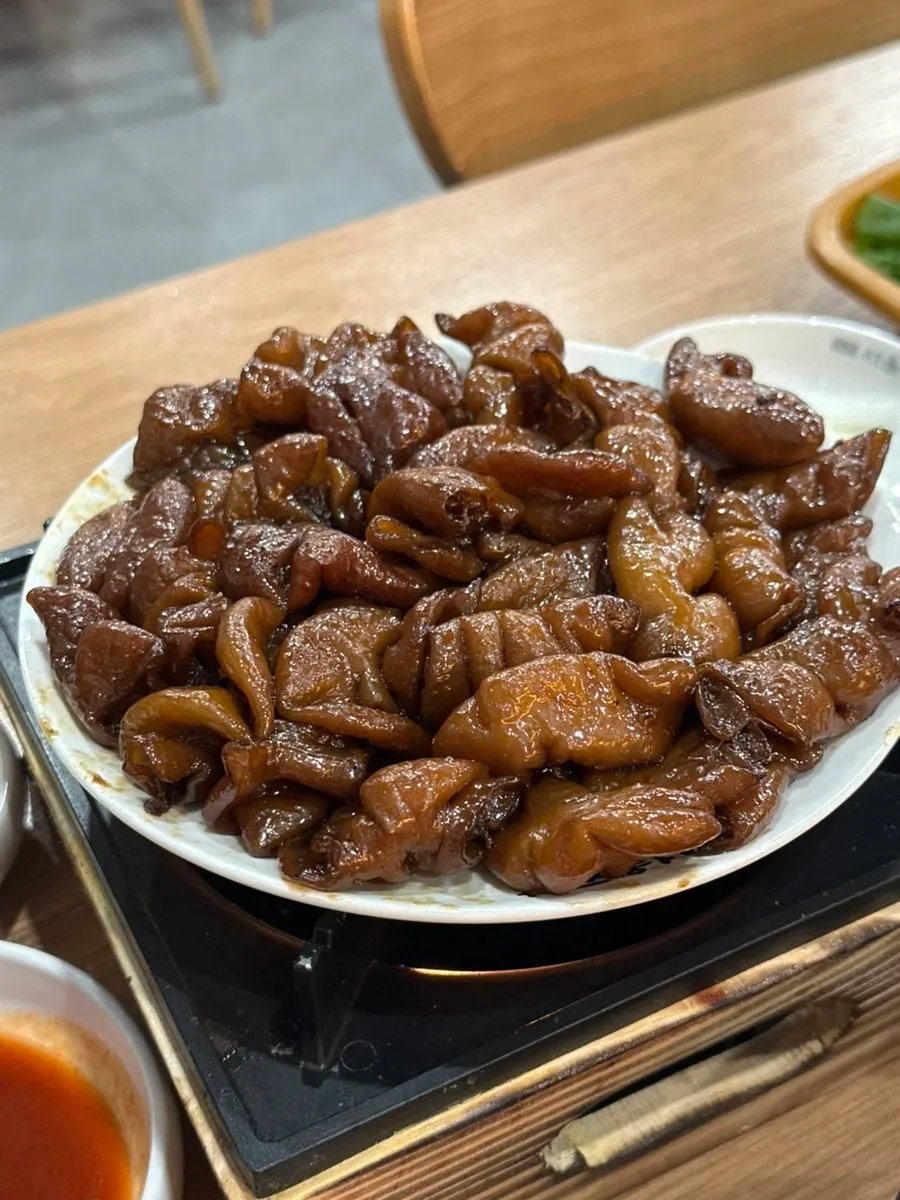 곱창구이와 크림순대국밥 한상 차림