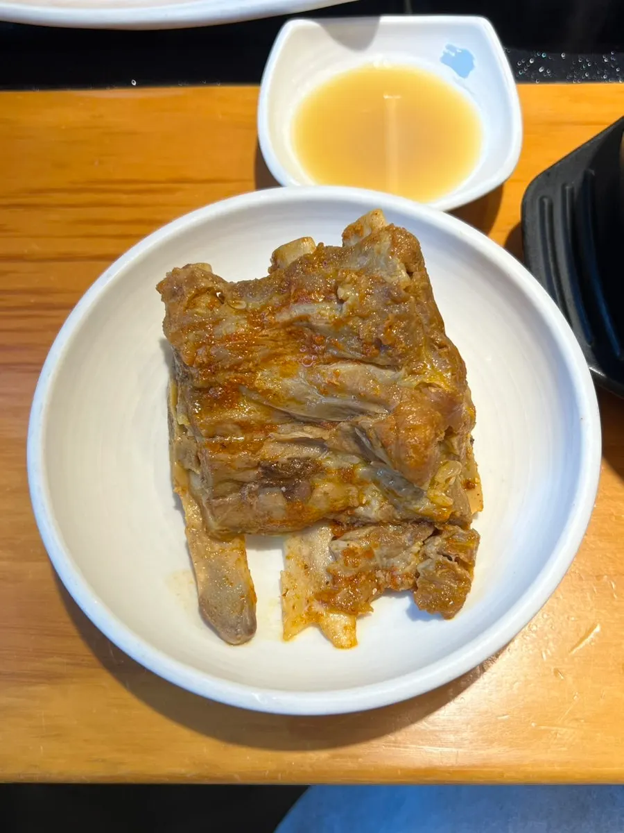 Bone meat and siraegi soaked in broth