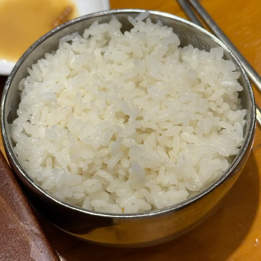 Namja-tang loaded with glass noodles and dumpling soup noodles