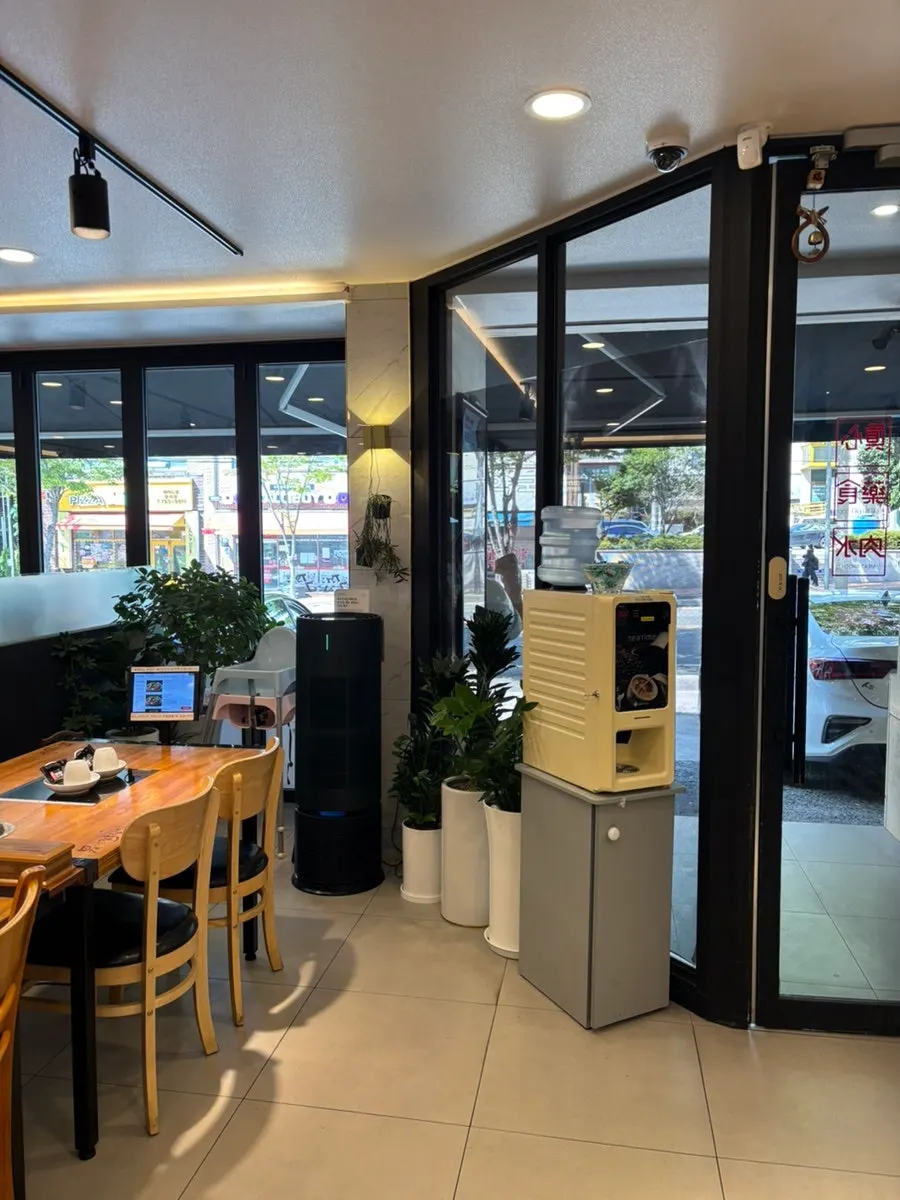 Entrance to the dining hall at Namdareun Gamjatang Suncheon Jorye branch