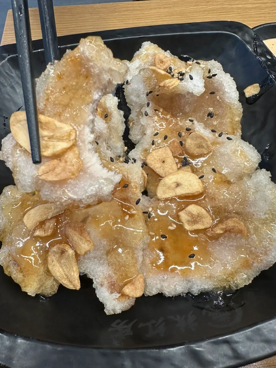 Quabaorou served with tangy sauce
