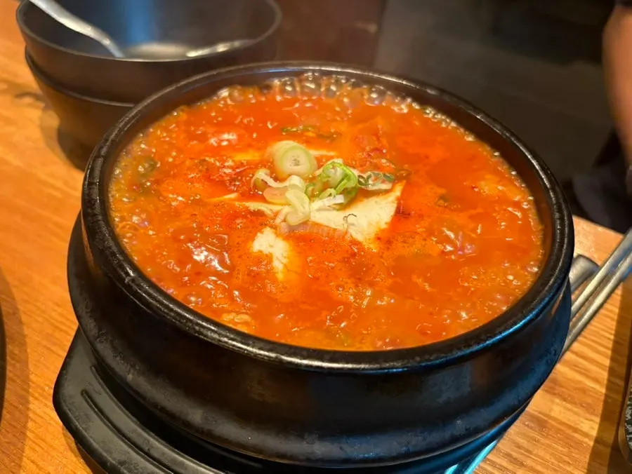 Kimchi jjigae included in the set