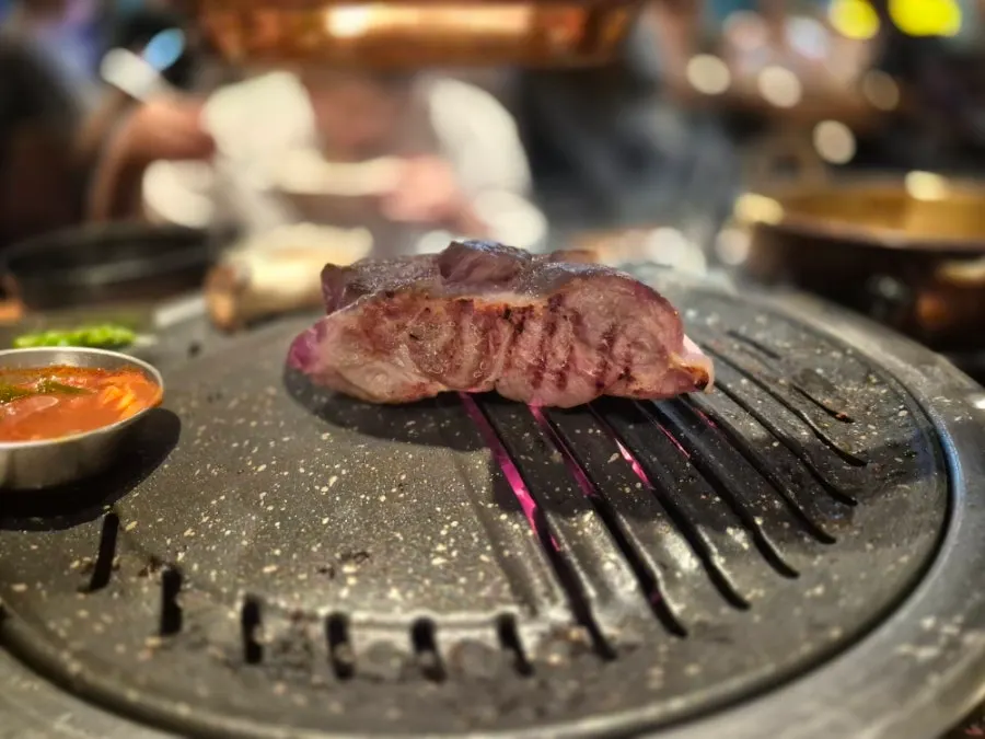 두툼하게 구워진 제주 목살