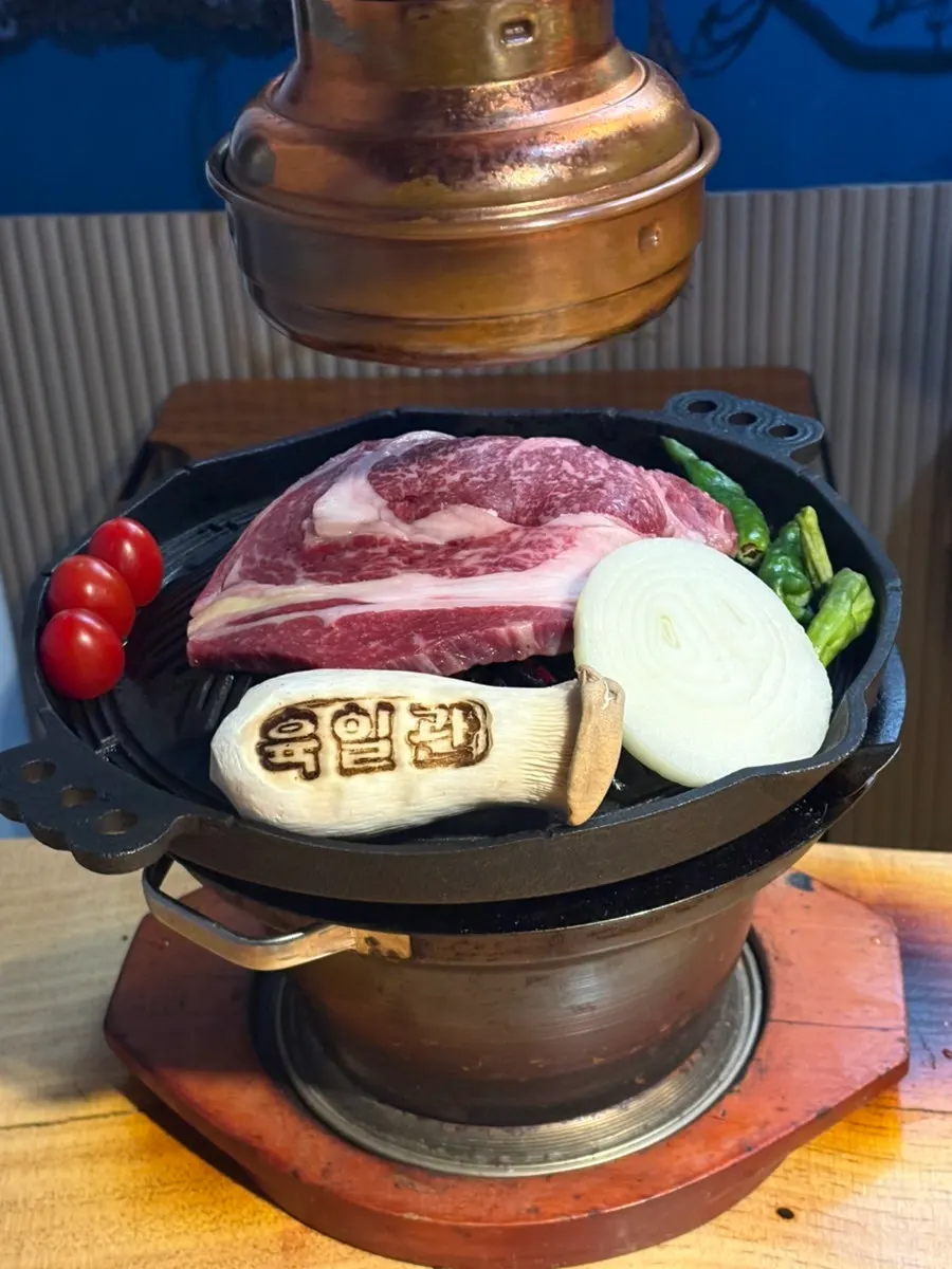 Two portions of flower sirloin