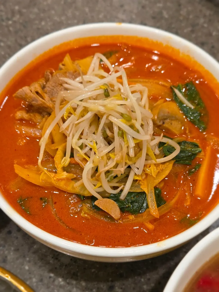 Noodles soaked in chadol jjamppong broth