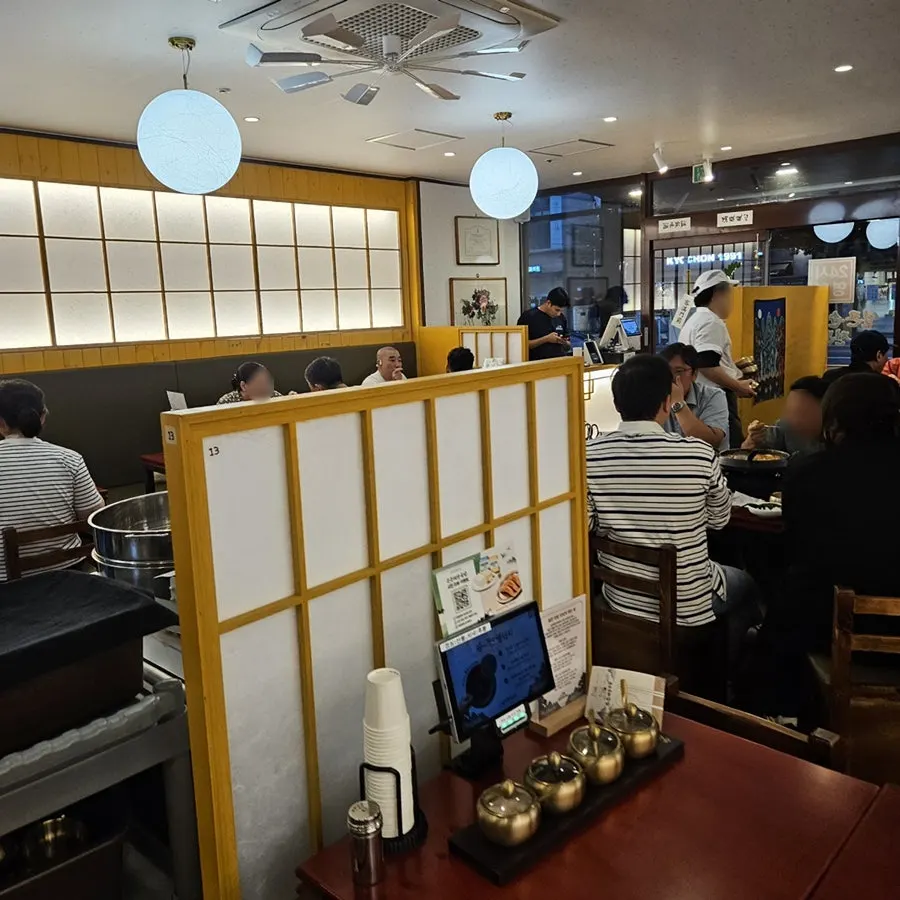 Seating with generous spacing at the gukbap restaurant