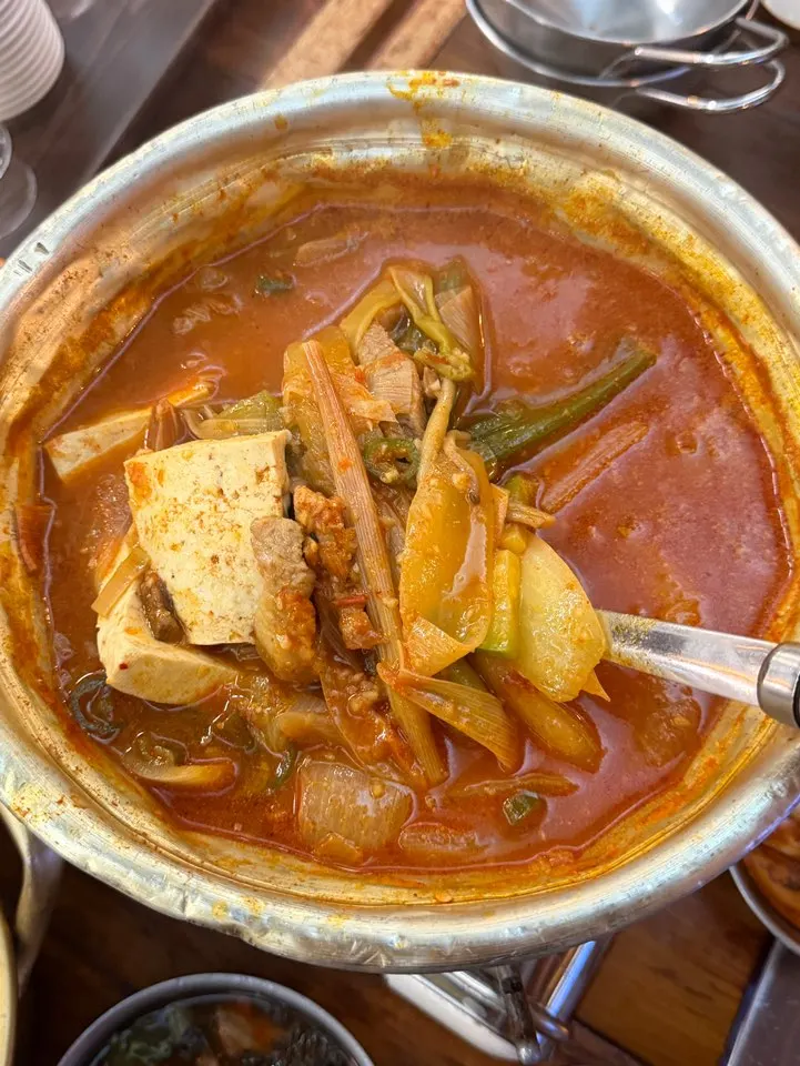 흑돼지 폭탄 돼지찌개 소 사이즈