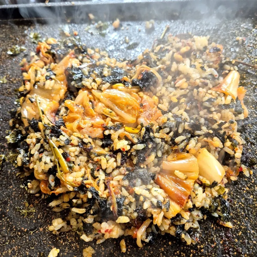 Hangang ramyeon enjoyed alongside the meat