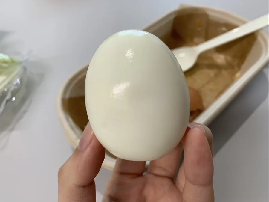 깨끗하게 비운 치킨 타코샐러드 용기