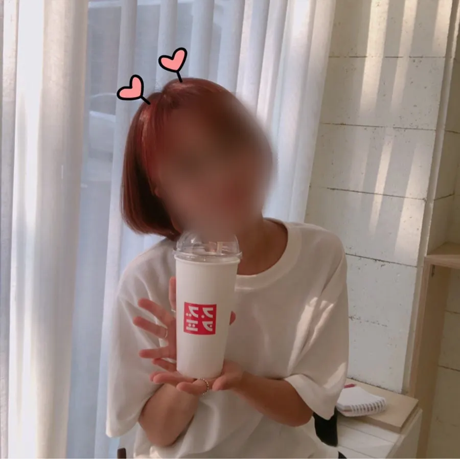 레드 계열 염색 클로즈업 사진