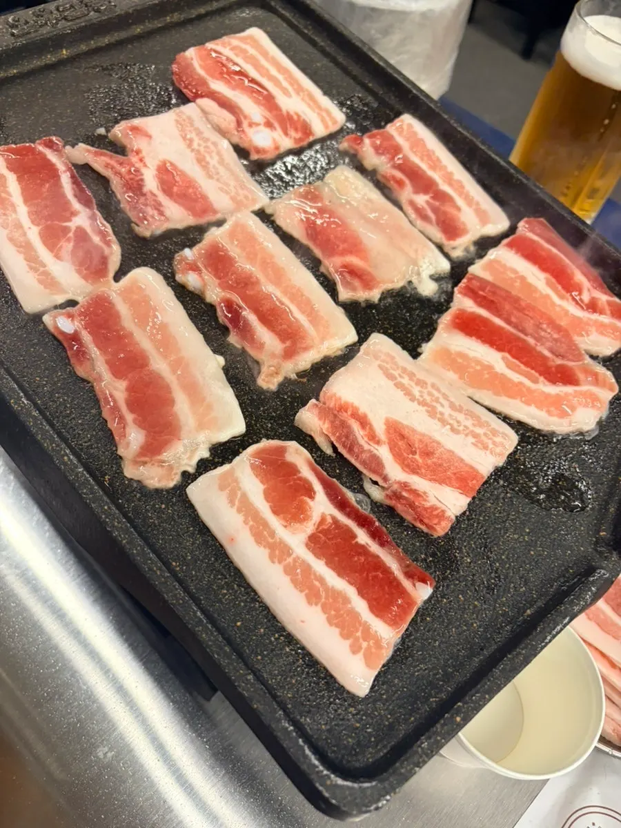 Grilled naengsam with side dishes