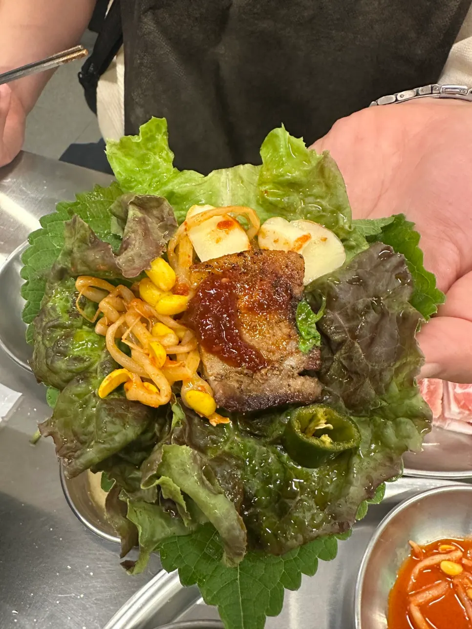 Grill with peppered naengsam and kimchi cooking together