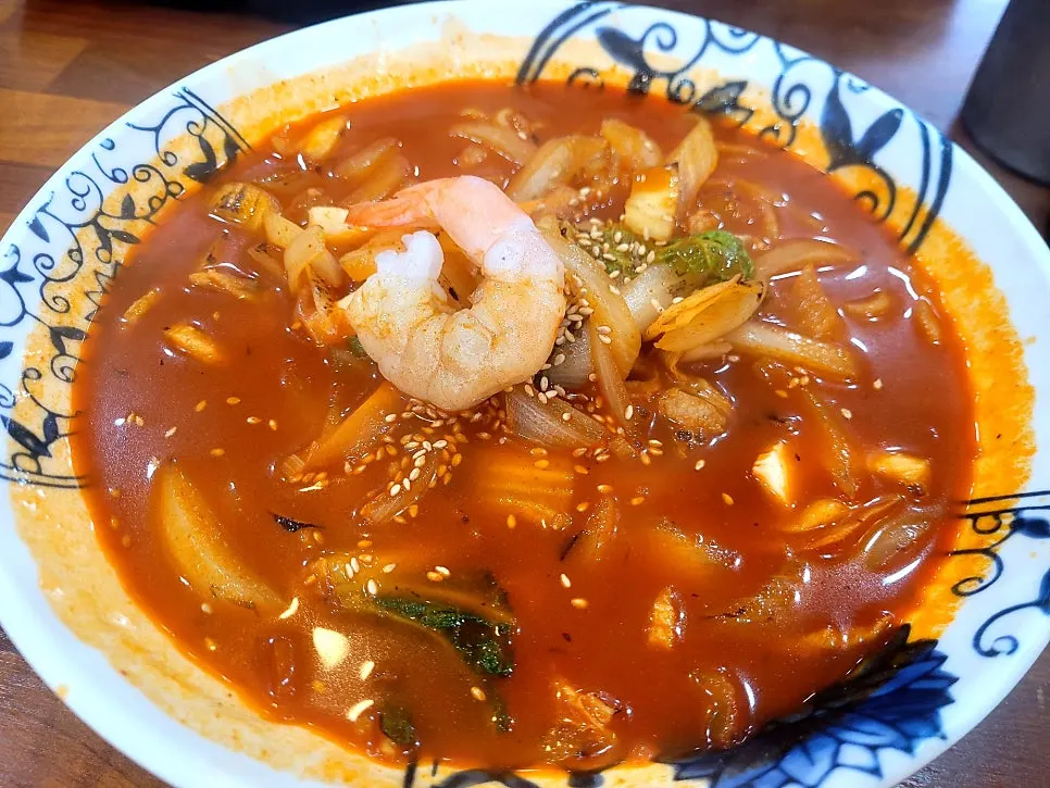 A bowl of seafood jjamppong at Surabanjeom Gaya Branch