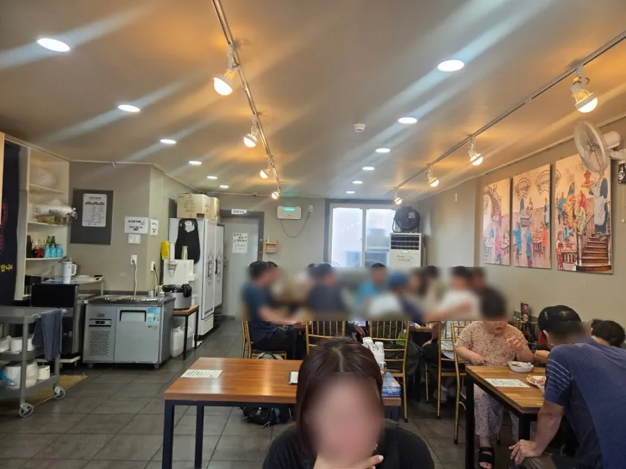 수라반점 가야점 홀 내부 전경