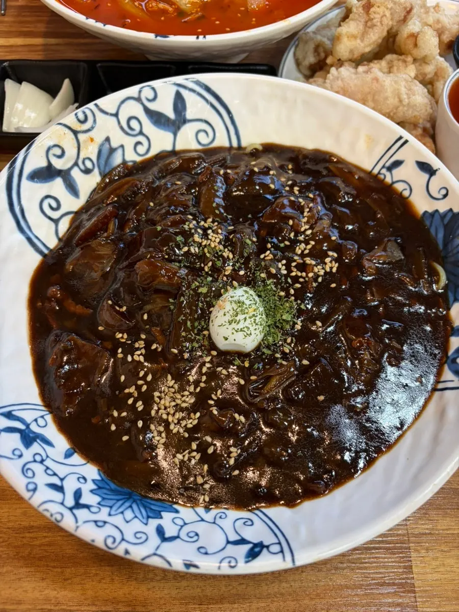 Jjajangmyeon large portion with generous sauce