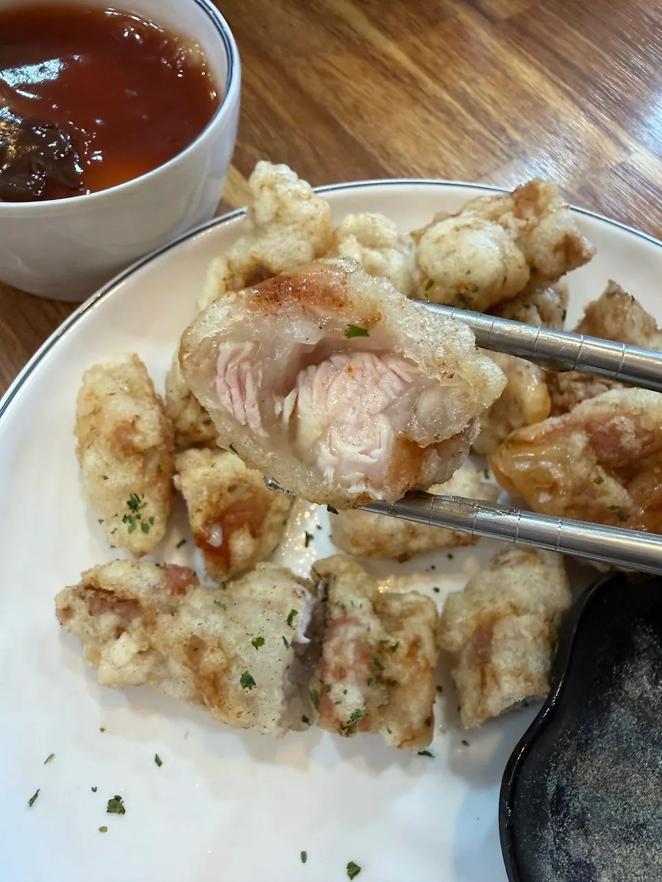 Glutinous rice tangsuyuk with thick pieces of meat