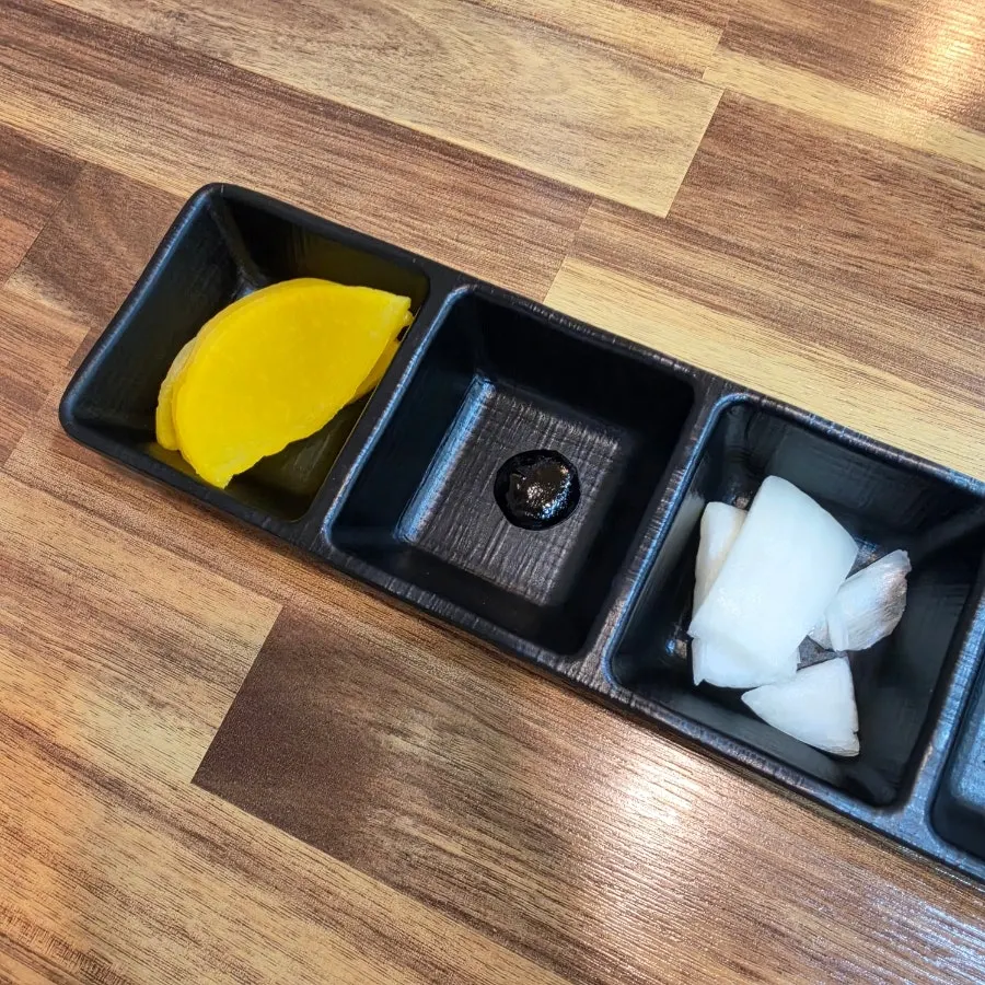 Self bar with free rice refills