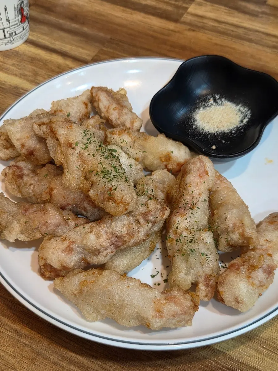 A plate of freshly fried tangsuyuk