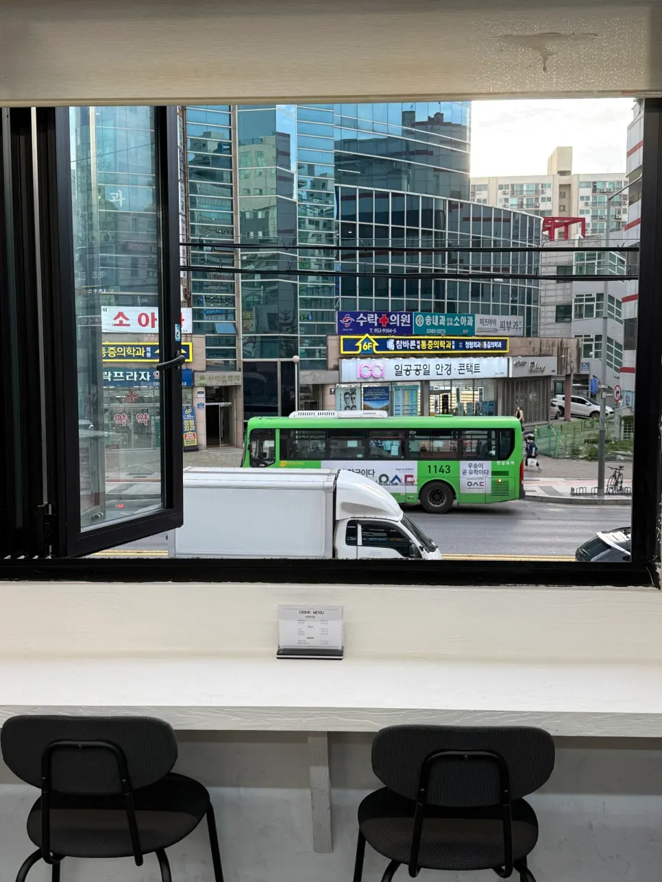 Window seat overlooking the Suraksan Station intersection
