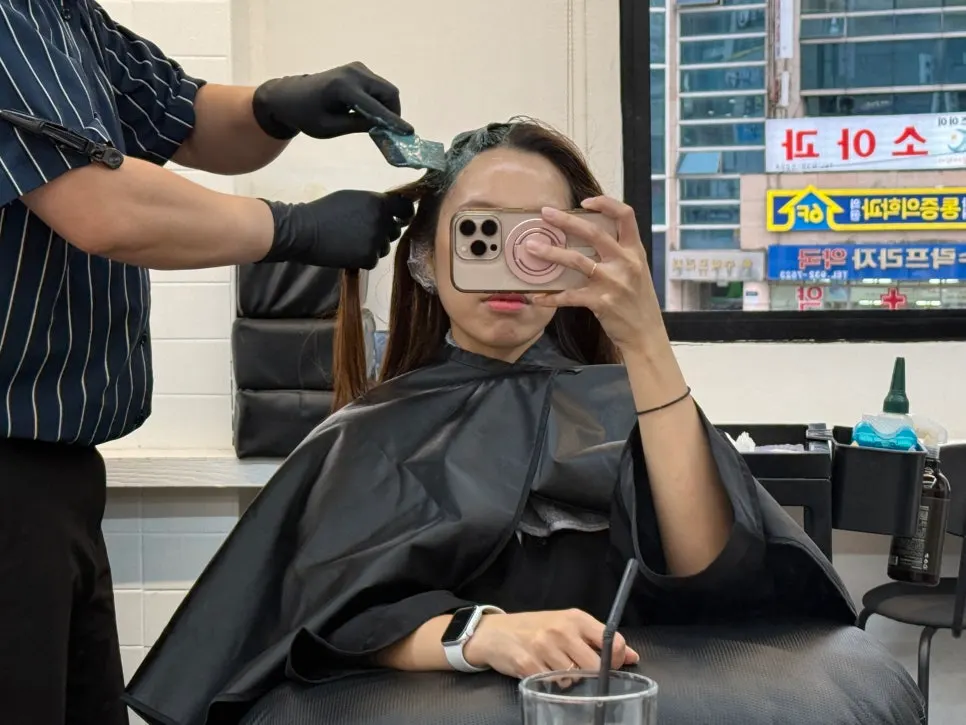 Hair coloring service after scalp protection