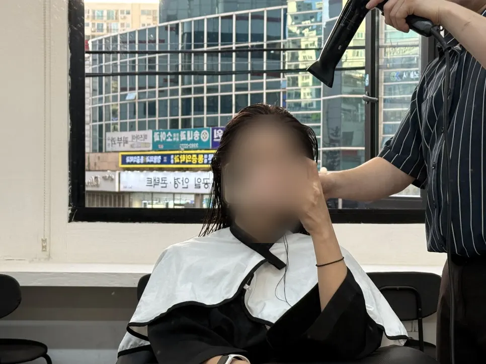 ドライ後の落ち着いたブラウンヘア