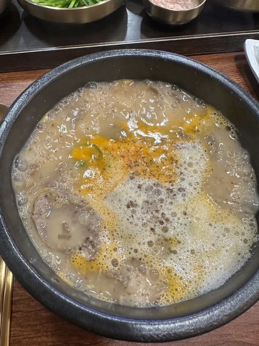 팔팔 끓는 순대국 뚝배기