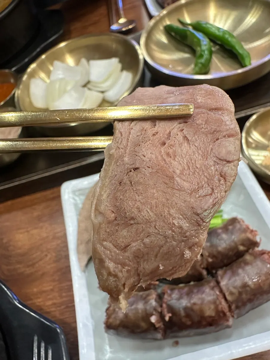 순대와 부속 고기 접시