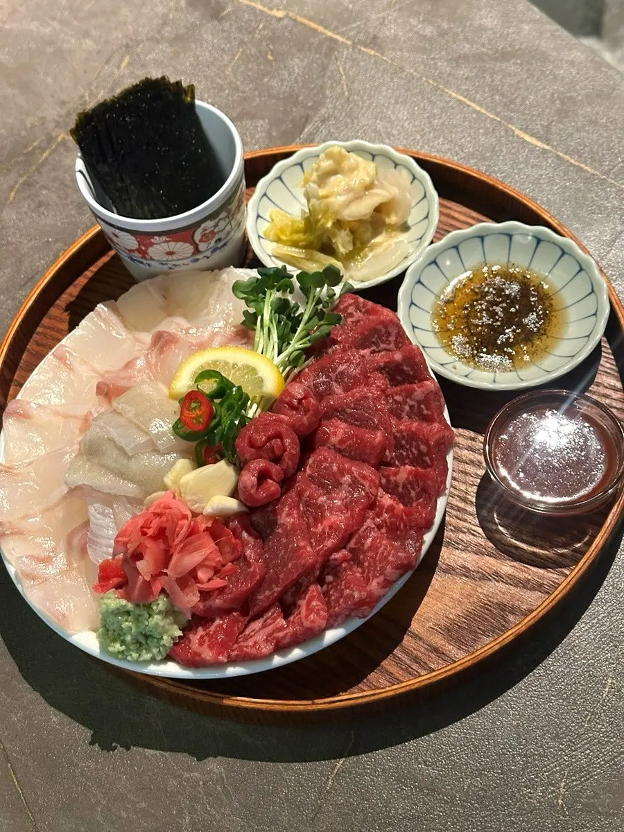 Glossy aged flounder sashimi and yuksashimi