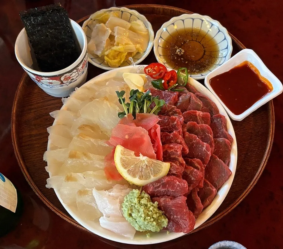 Gwangban-yuksa, a half flounder and beef tartare sashimi platter