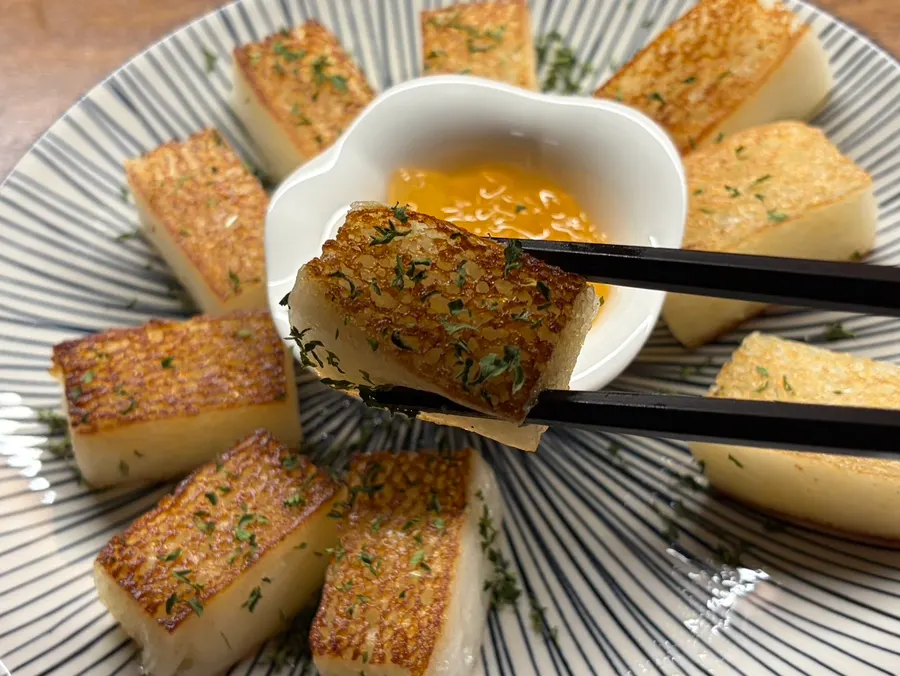 Crisply grilled gijeong-tteok butter rice cake