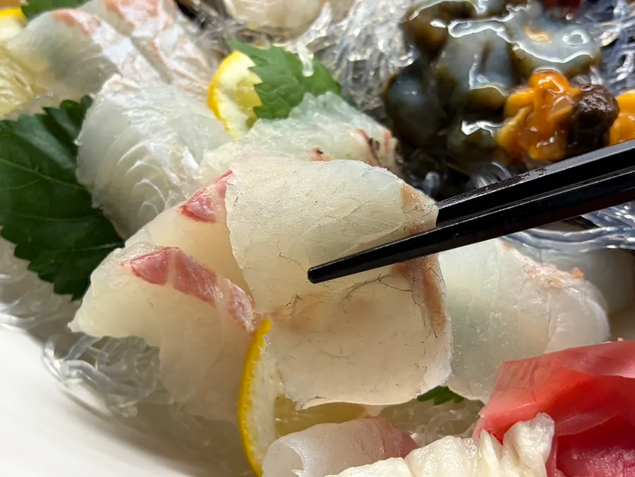The full aged sashimi and seafood platter as a drinking snack