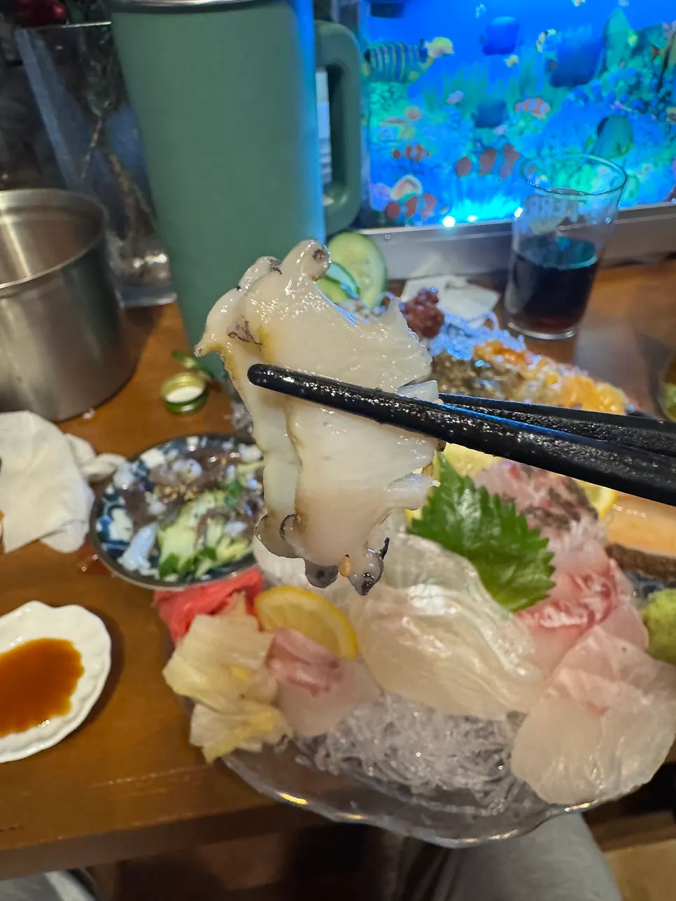 싱싱한 산낙지와 해삼, 멍게