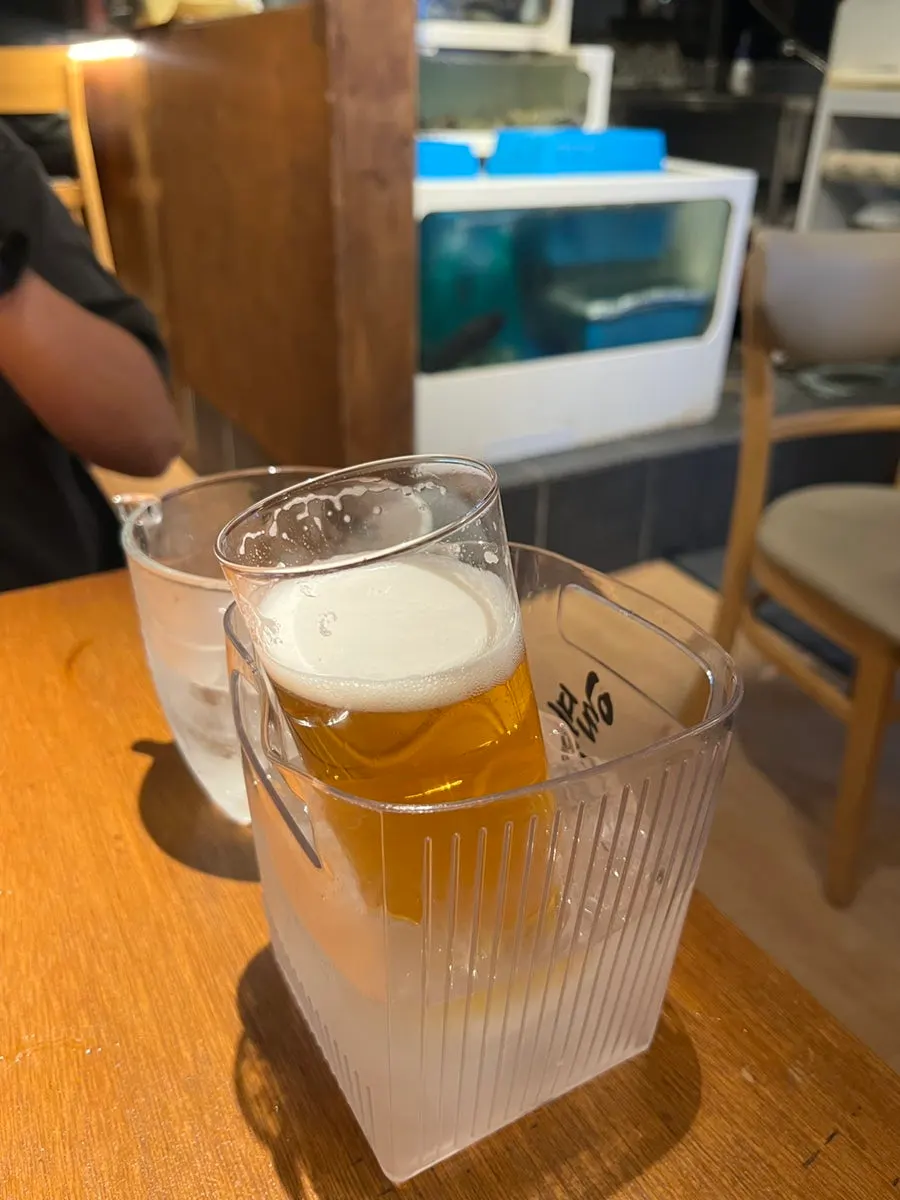 얼음바스켓과 함께 나온 에비스 생맥주