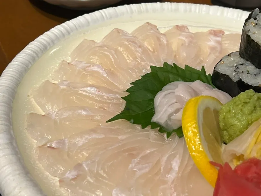 Plated flounder sashimi and salt gimbap
