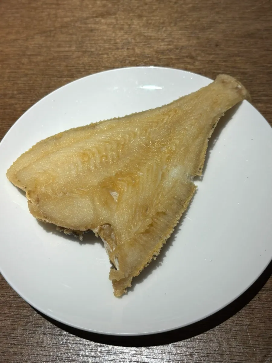 자리에 앉으면 먼저 나오는 가자미구이