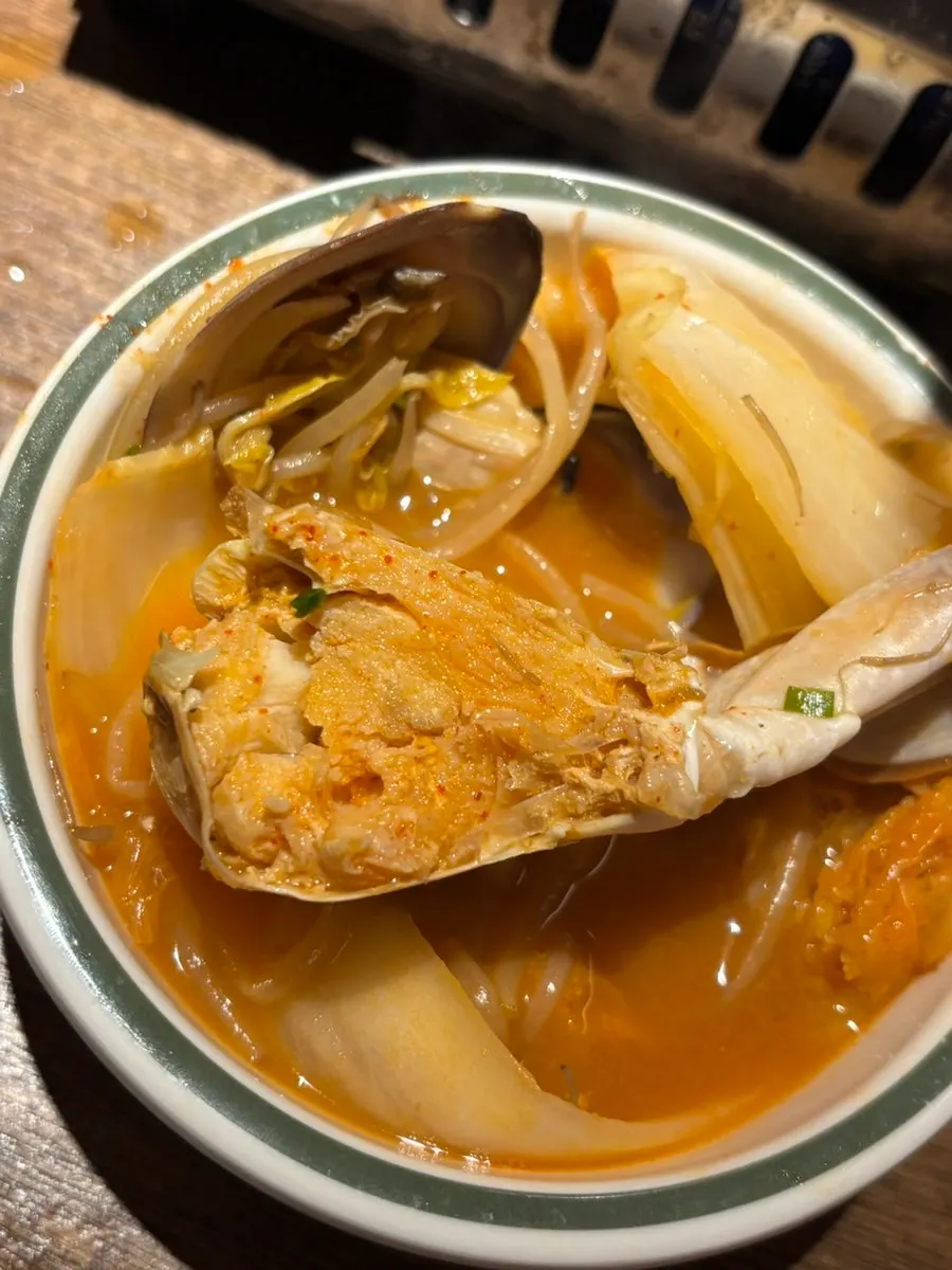 살이 꽉 찬 게살을 발라낸 모습