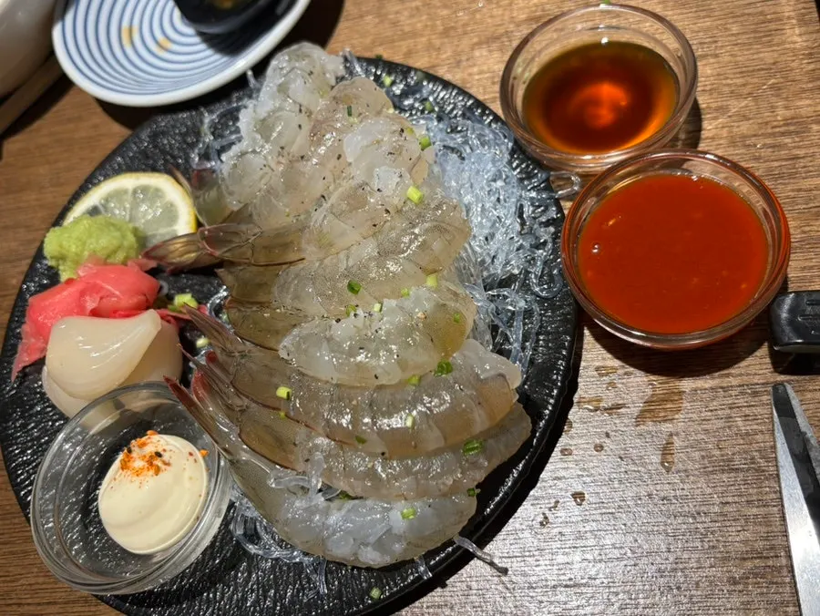 껍질을 다 까서 내주는 생새우 살