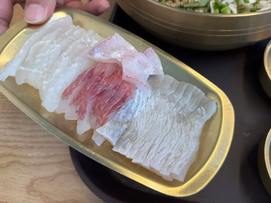 따로 나온 3종 모둠회 접시