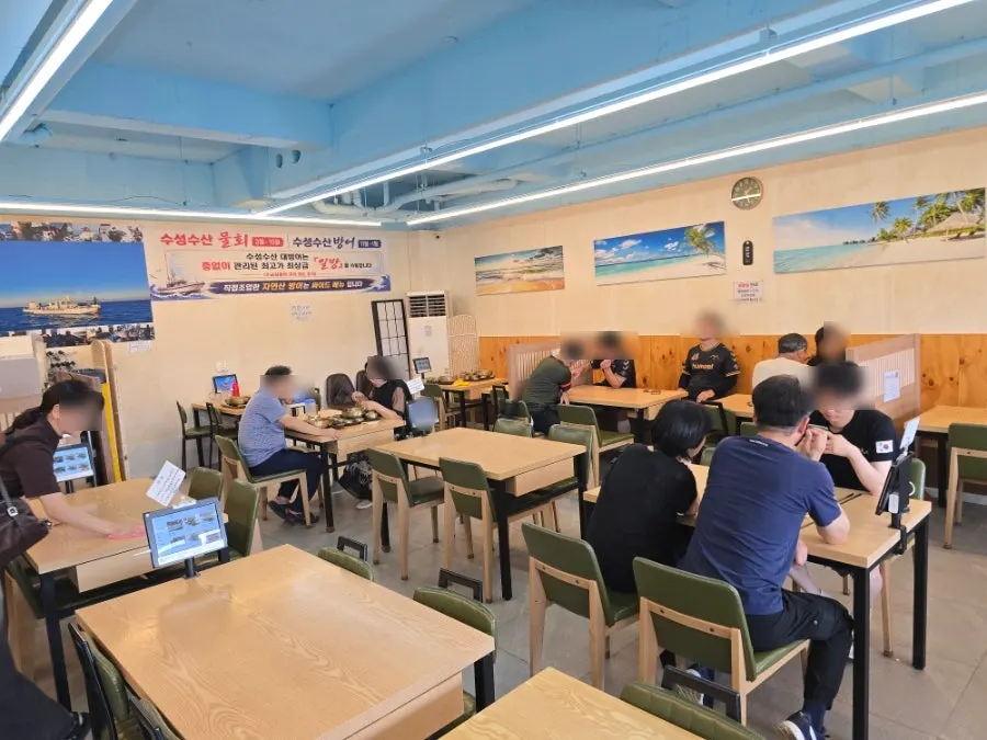 수성수산 매장 내부 좌석