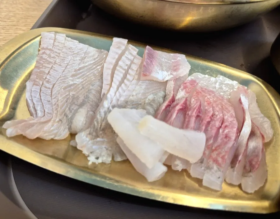 도다리 밀치 반반물회 회 접시