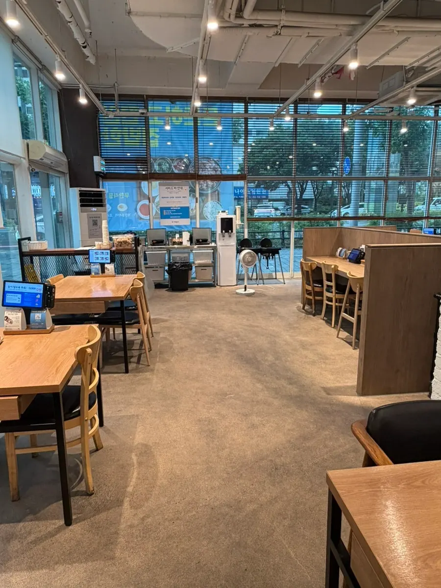 Nội thất bên trong Cafe Dongi Suseong 1-ga Branch