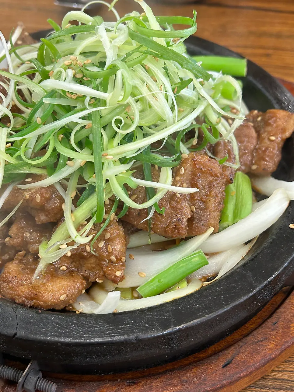 돌판에 담긴 석갈비 2인분