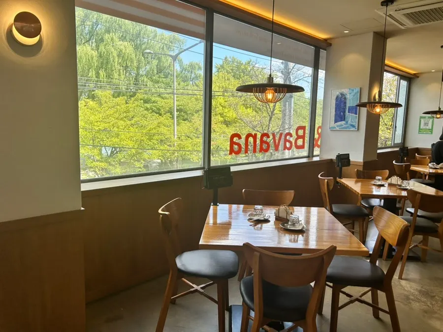 주차 후 방문한 라마앤바바나 수성못점