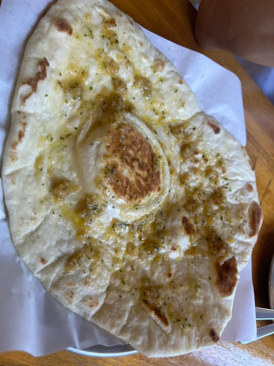 고소한 난과 부드러운 커리 조합