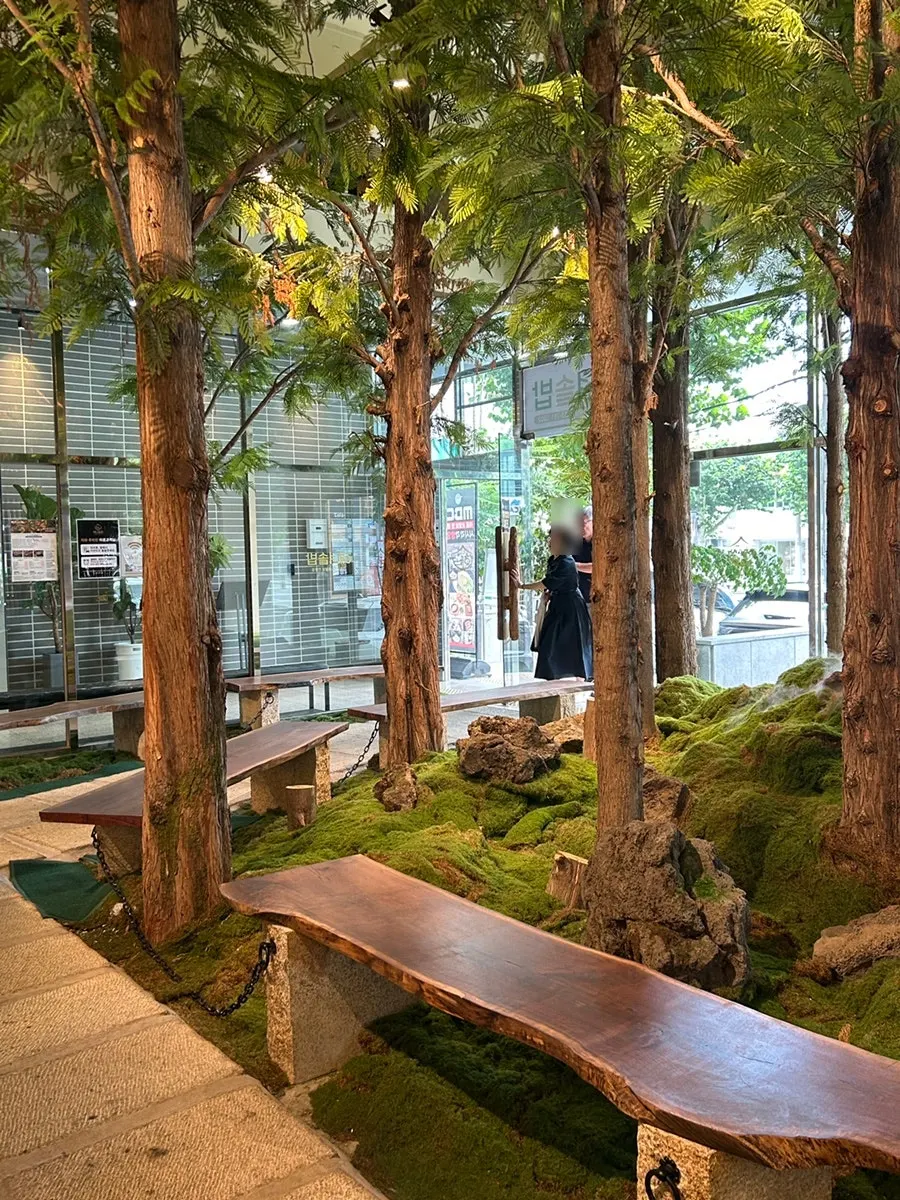 Private room seating at Haenyeo Sotbap