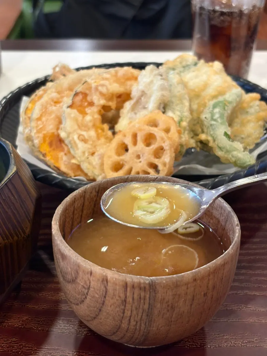 명란 아보카도 덮밥 상차림